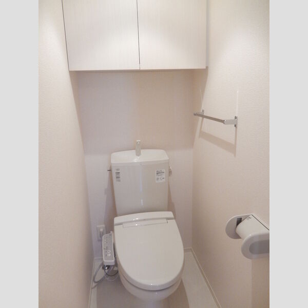 トイレ (トイレ)
