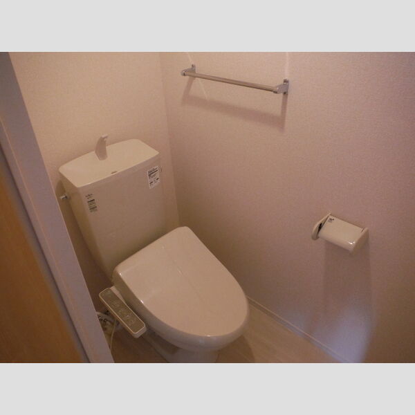 トイレ (トイレ)