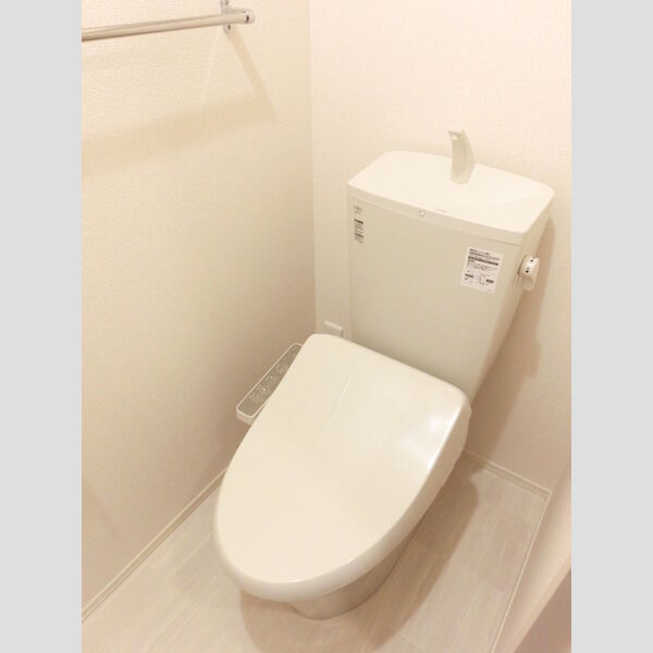 トイレ (トイレ)