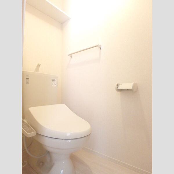 トイレ (トイレ)