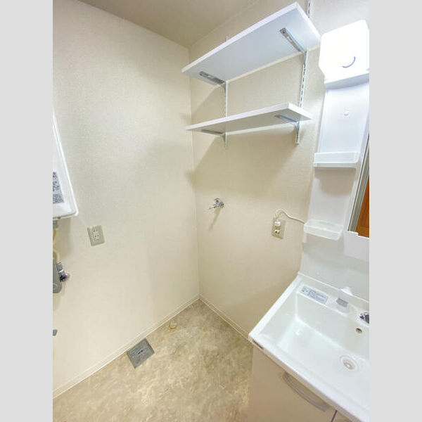 洗面所 (洗濯機置場)