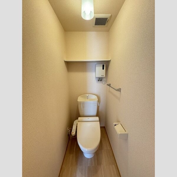 トイレ (トイレ)