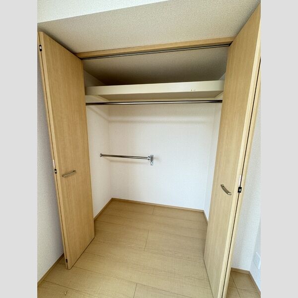 収納 (洋室クローゼット)
