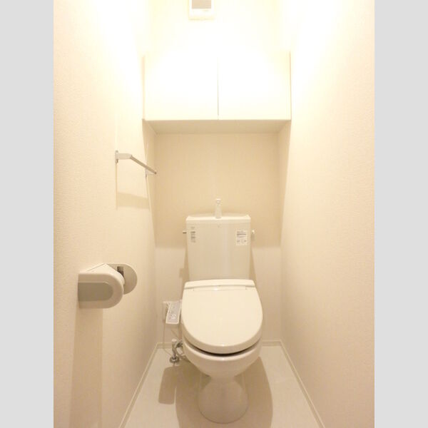 トイレ (トイレ)