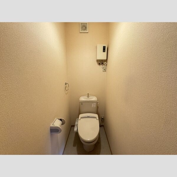 トイレ (トイレ)