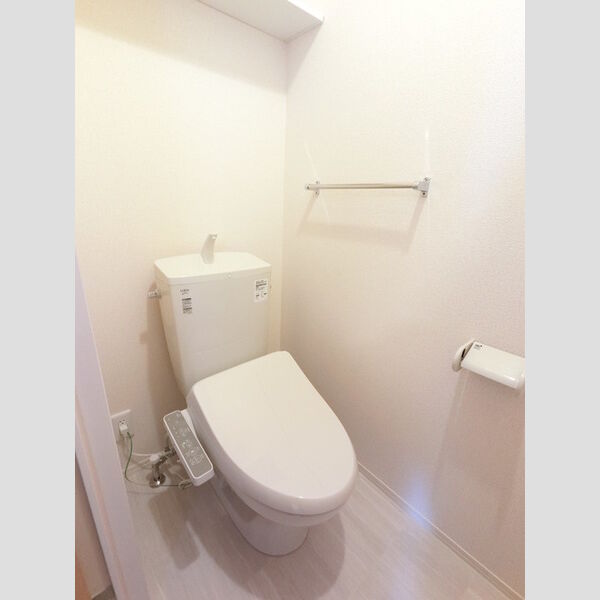 トイレ (トイレ)