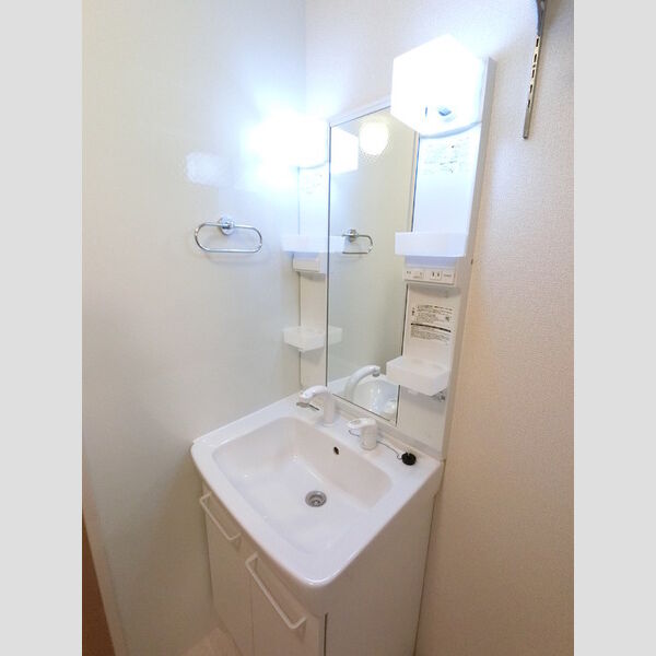 洗面所 (洗髪洗面化粧台)