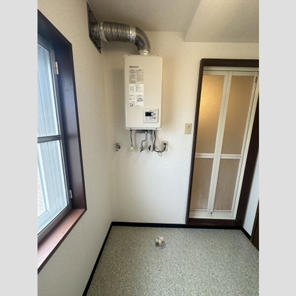 洗面所 (洗濯機置き場)