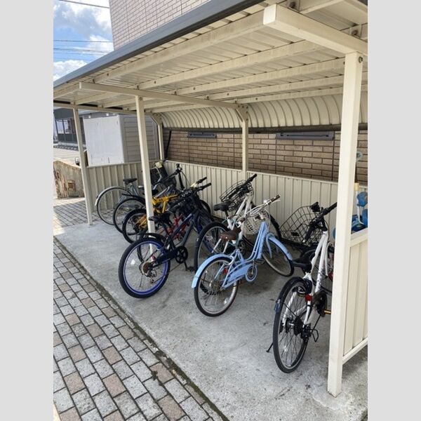 現地周辺 (カーサ・オリーブC駐輪場)