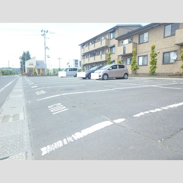 駐車場 (カーサオリーブ 駐車場)