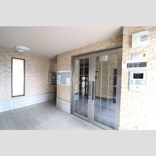 エントランス (エントランス)