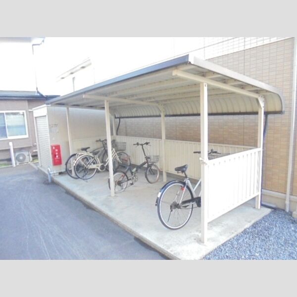 現地周辺 (駐輪場)