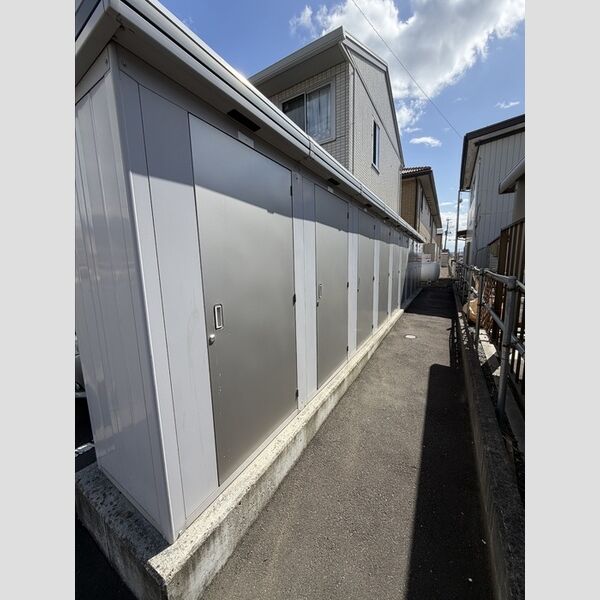 現地周辺 (物置)