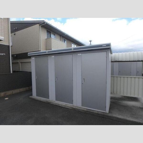 現地周辺 (物置)