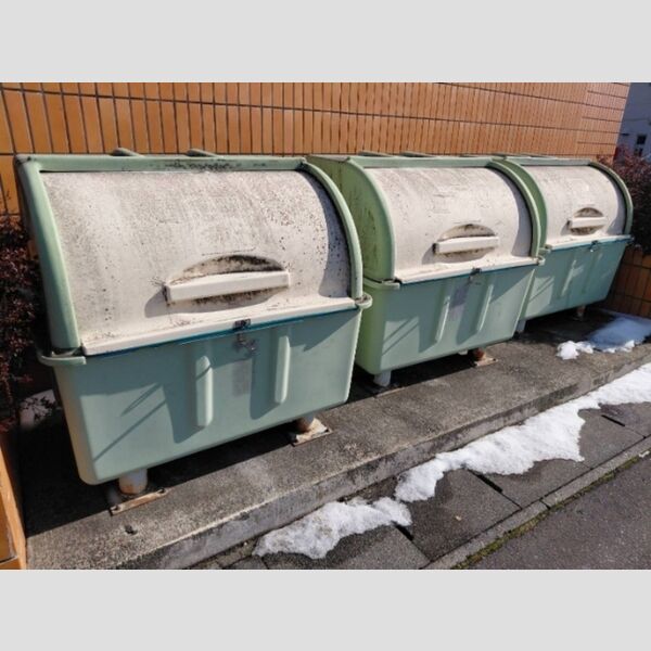 現地周辺 (ごみ集積所)