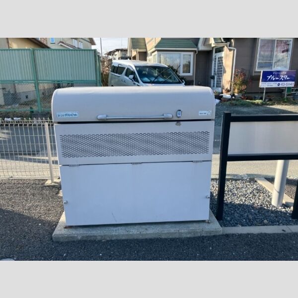 現地周辺 (ゴミ置き場)
