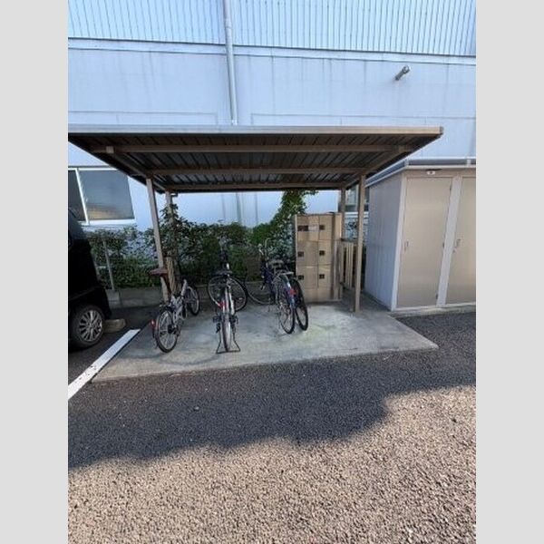 現地周辺 (駐輪場:宅配ボックス)