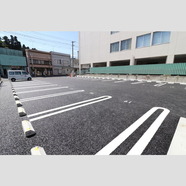 駐車場 (駐車場)
