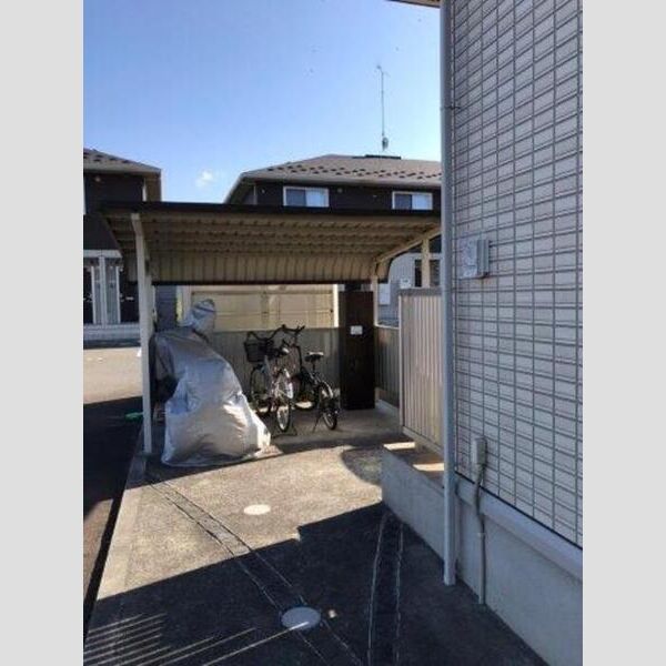 現地周辺 (駐輪場)
