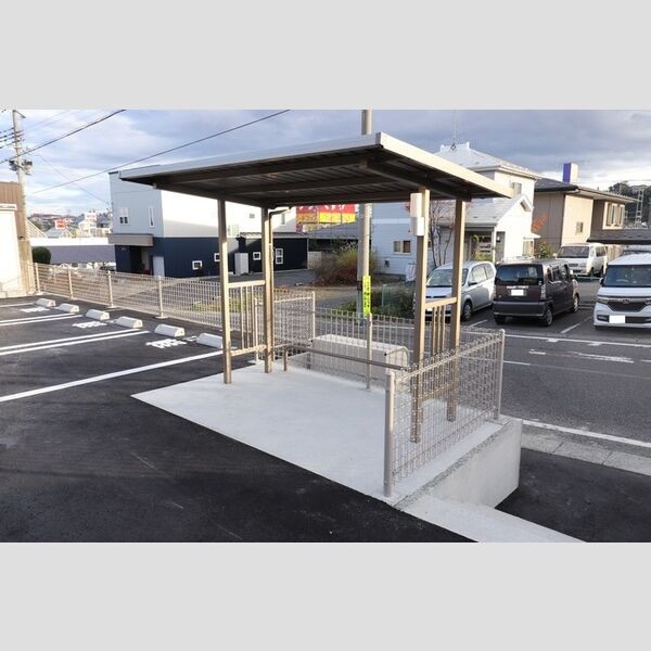 現地周辺 (駐輪場)