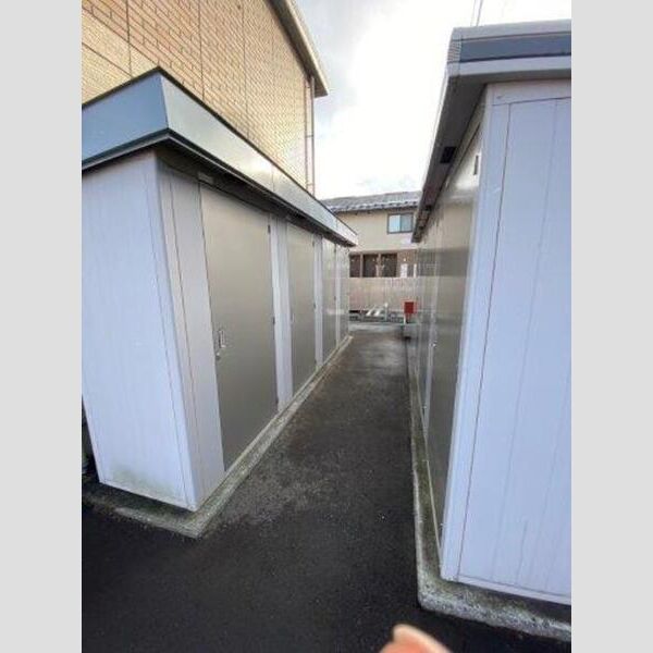 現地周辺 (物置)