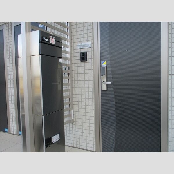 エントランス (宅配ボックス)