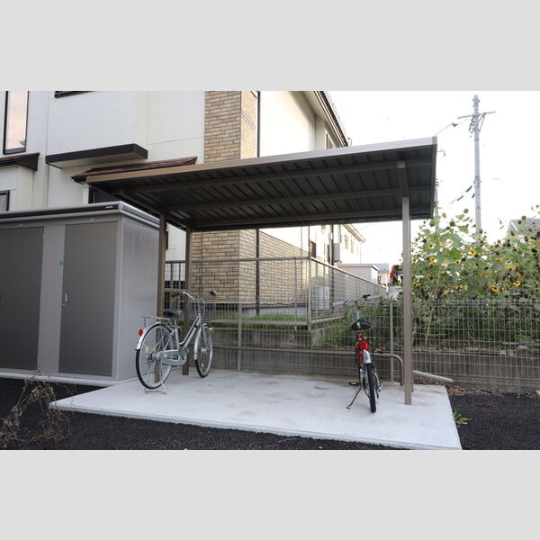 現地周辺 (シャルマン 駐輪場)