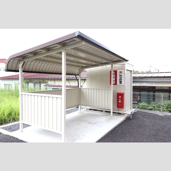 現地周辺 (駐輪場)