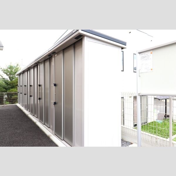 現地周辺 (物置)