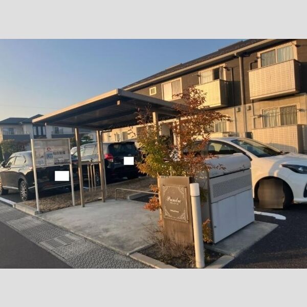 現地周辺 (駐輪場:ごみ置場)