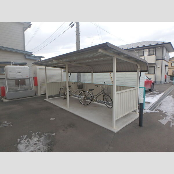 現地周辺 (駐輪場)