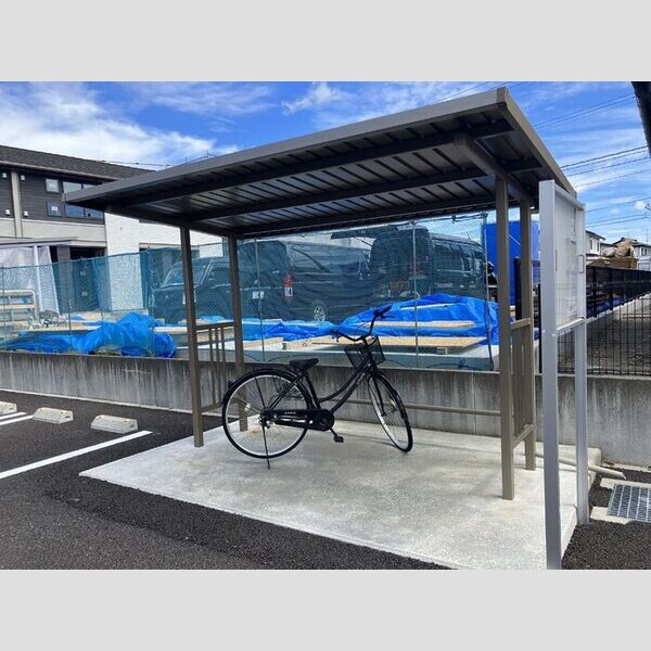 現地周辺 (駐輪場)