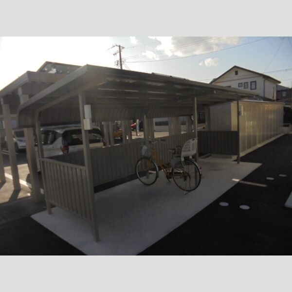 現地周辺 (駐輪場)