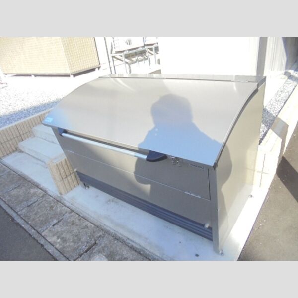 現地周辺 (ゴミ置場)