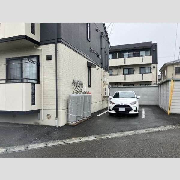 駐車場 (駐車場)
