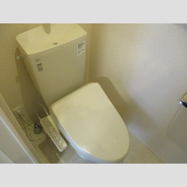 トイレ (トイレ)