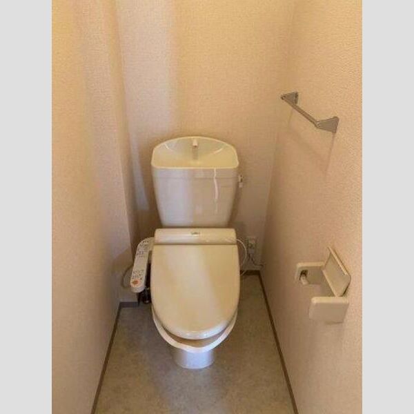 トイレ (トイレ)