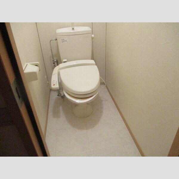 トイレ (トイレ)