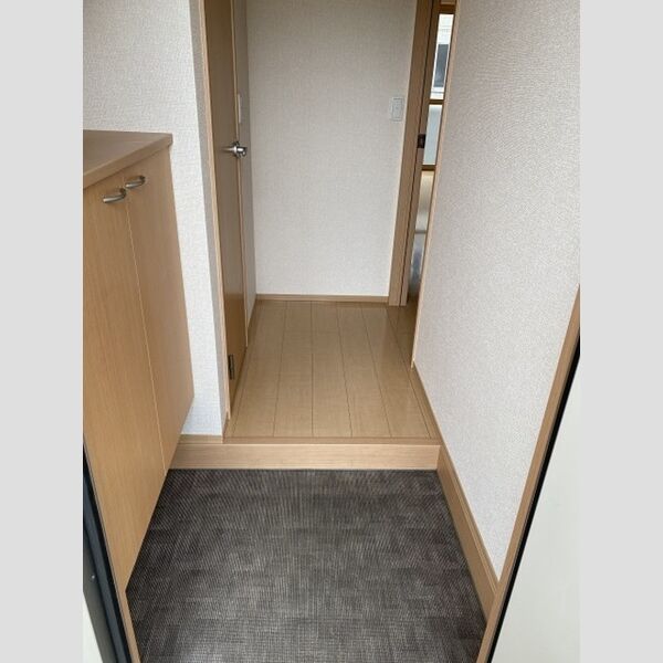 玄関 (スクエアパーク諏訪C102玄関)