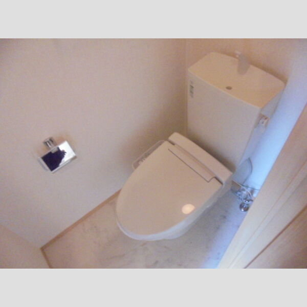 トイレ (トイレ)