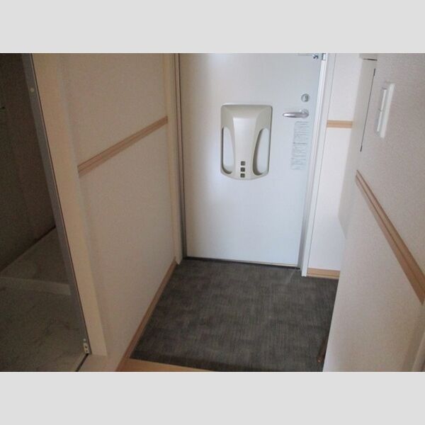 玄関 (メゾン・ルーチェ301玄関)