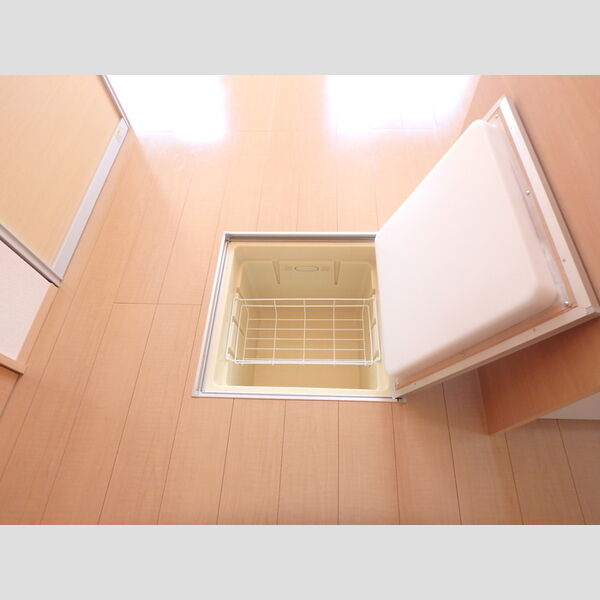 その他 (床下収納)