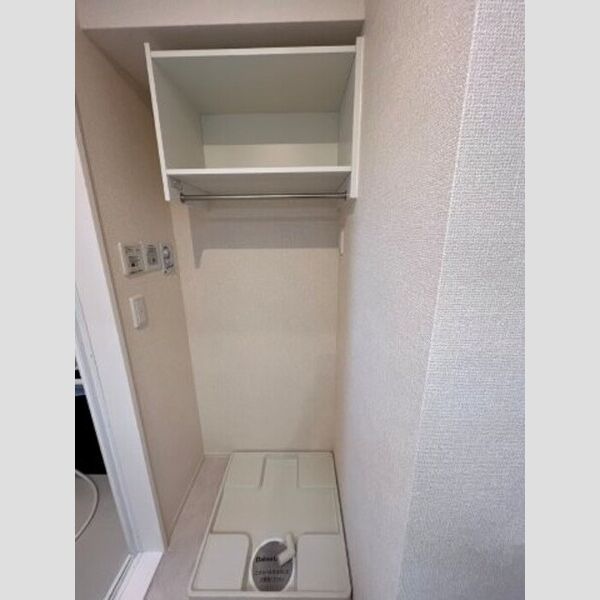 洗面所 (洗濯機設置場所)