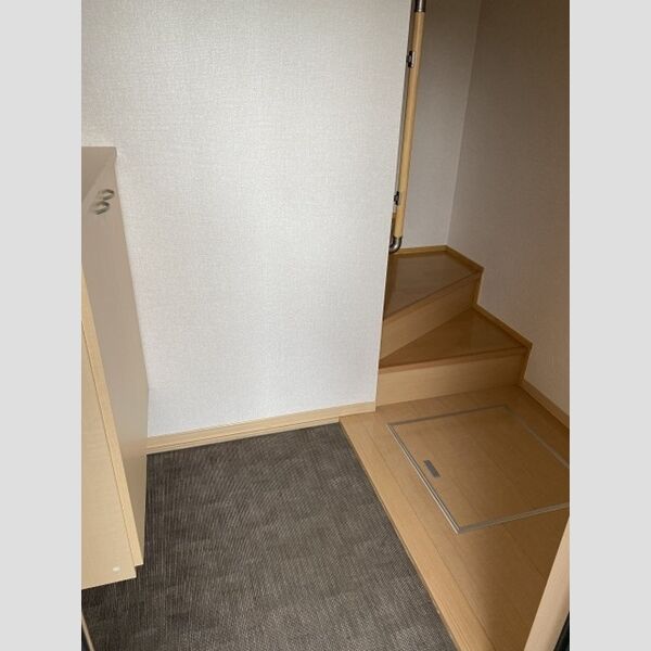 玄関 (SejourSentier202玄関)