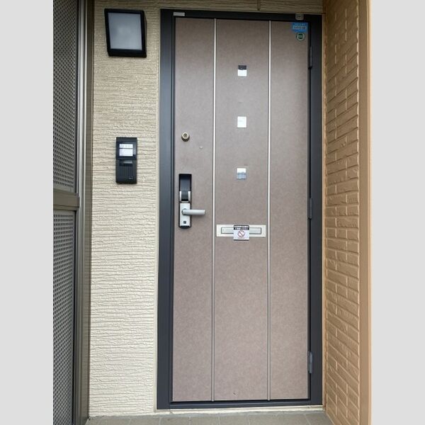 玄関 (SejourSentier202玄関ドア)