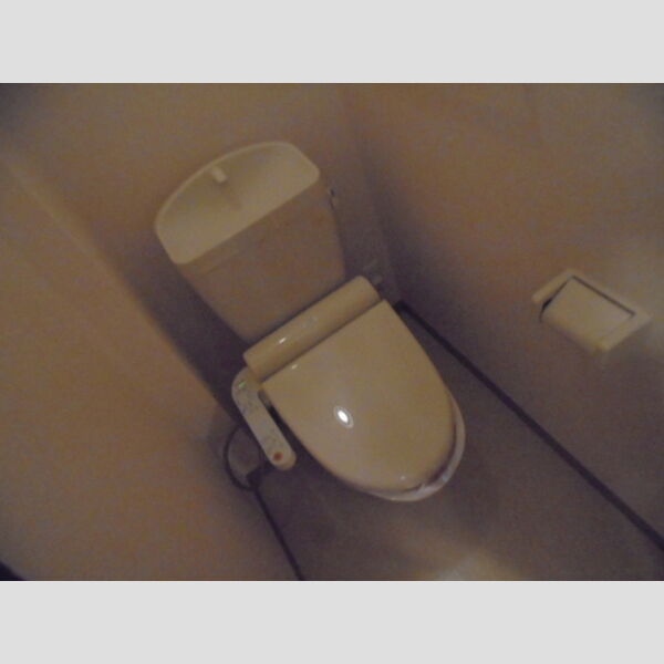 トイレ (トイレ)