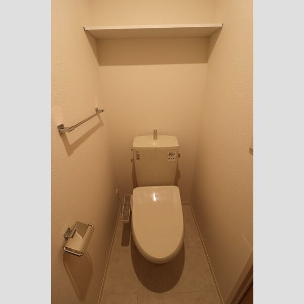 トイレ (温水洗浄暖房便座)