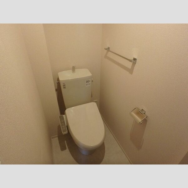 トイレ (トイレ)