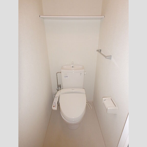 トイレ (トイレ)