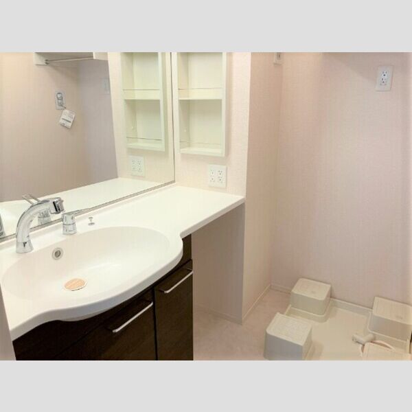 洗面所 (洗髪洗面化粧台)